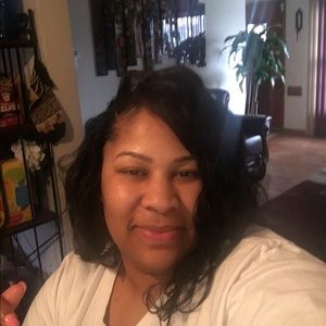 Meet your Posher, Tia